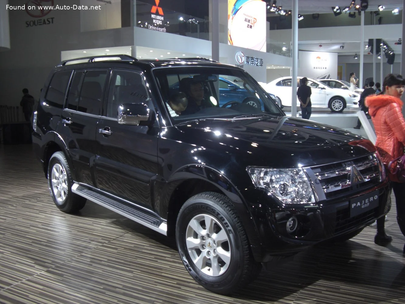 Mitsubishi Pajero 3.2 DI-DC (197 Hp) 4x4 2 Seat2012 - 2015 thumbnail 2