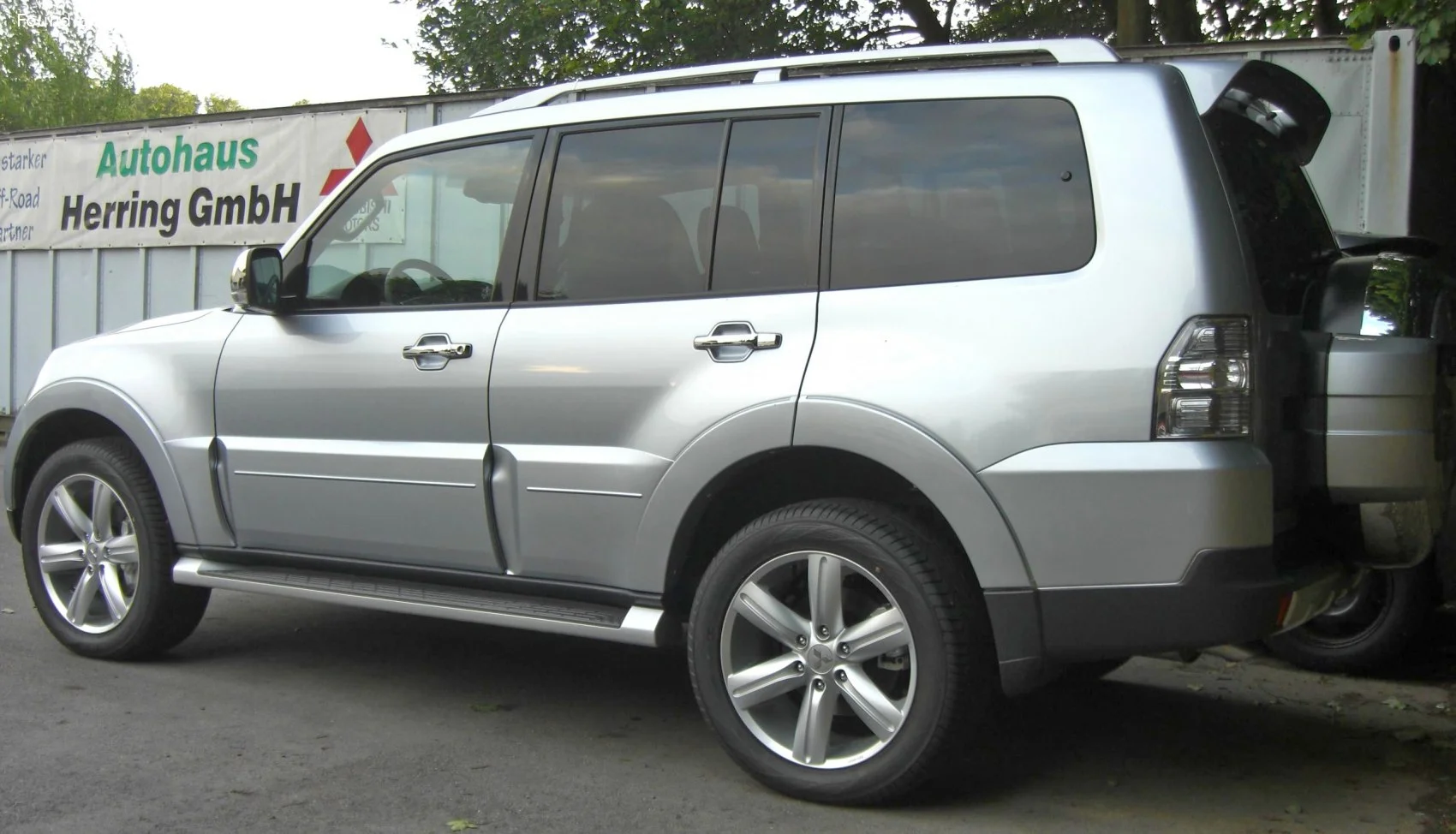 Mitsubishi Pajero 3.0i V6 (178 Hp) 5-doors2006 - 2011 thumbnail 4