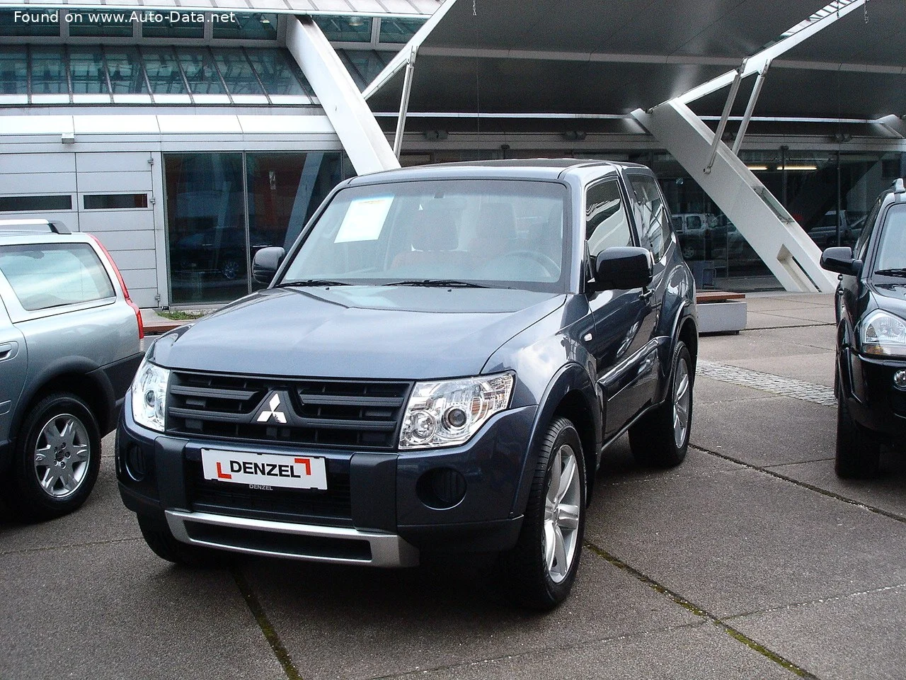 Mitsubishi Pajero 3.0i V6 (178 Hp) 5-doors2006 - 2011 thumbnail 5