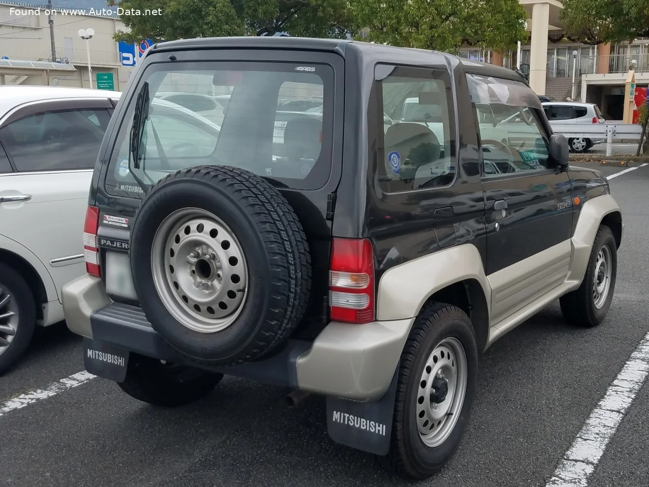 Mitsubishi Pajero 1.1 (80 Hp)1995 - 1998 thumbnail 2