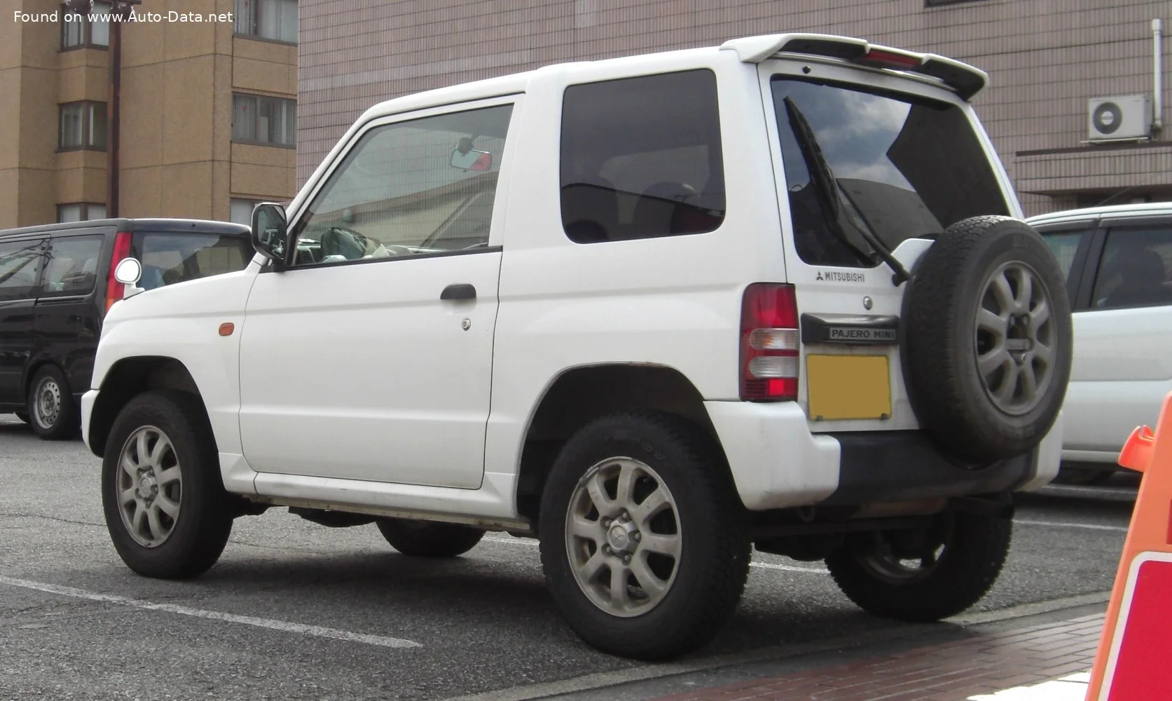 Mitsubishi Pajero 0.7 16V (52 Hp)1994 - 1998 thumbnail 6