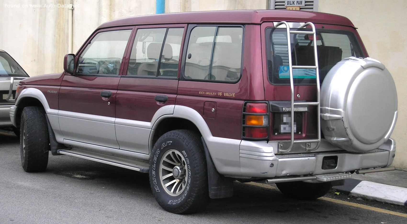 Mitsubishi Pajero 2.4i (147 Hp)1991 - 1999 thumbnail 4