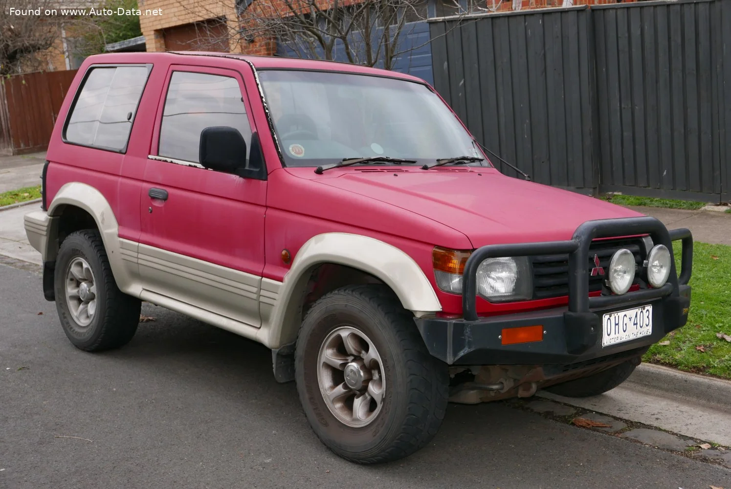 Mitsubishi Pajero 2.5 TD GL (99 Hp)1992 - 1999 thumbnail 5