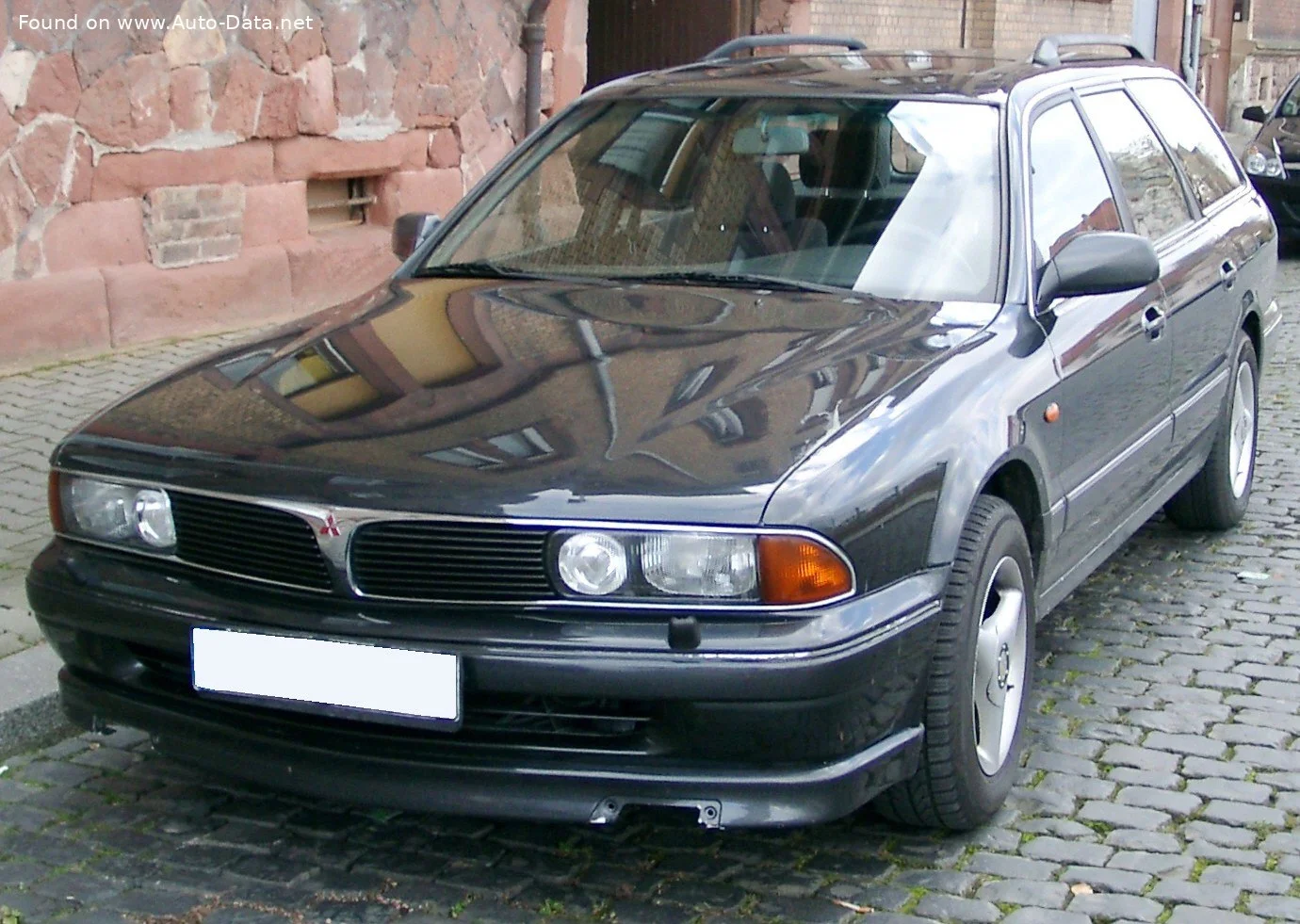 Mitsubishi Sigma 3.0 V6 (177 Hp)1993 - 1996 - 1