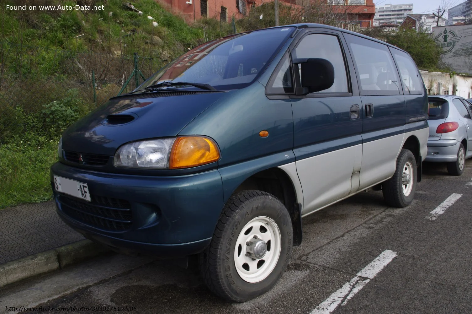 Mitsubishi Space Gear 2.0 i 16V GL (113 Hp)1997 - 2000 - 1