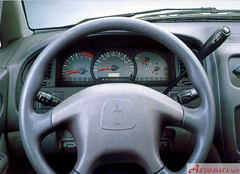 Mitsubishi Space Gear 2.0 i 16V GL (113 Hp)1997 - 2000 thumbnail 7
