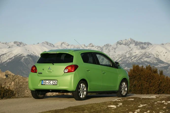 Mitsubishi Space Star 1.0 (71 Hp)2013 - 2015 thumbnail 13