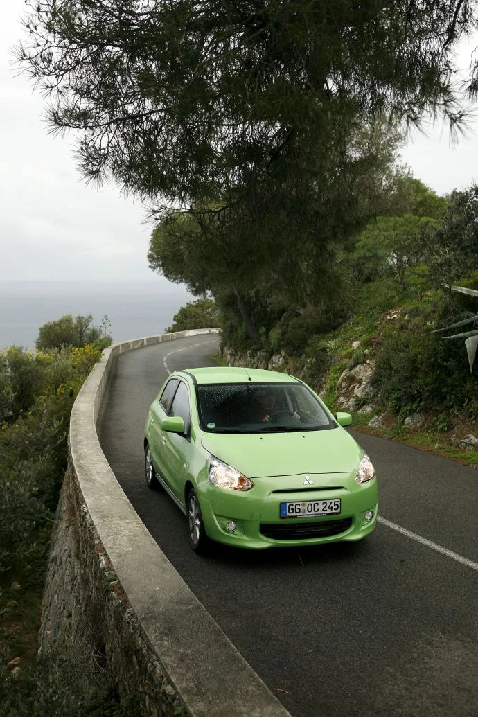 Mitsubishi Space Star 1.0 (71 Hp)2013 - 2015 thumbnail 14