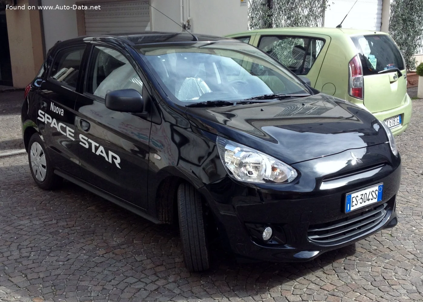 Mitsubishi Space Star 1.0 (71 Hp)2013 - 2015 thumbnail 3