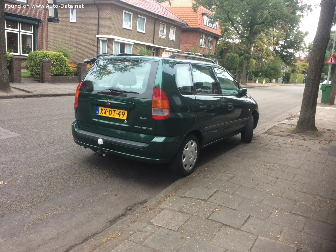 Mitsubishi Space Star 1.3 16V (82 Hp)1998 - 2000 thumbnail 3