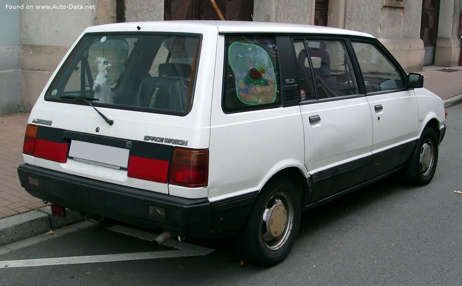 Mitsubishi Space Wagon 1.8 4x4 (90 Hp)1987 - 1988 thumbnail 2