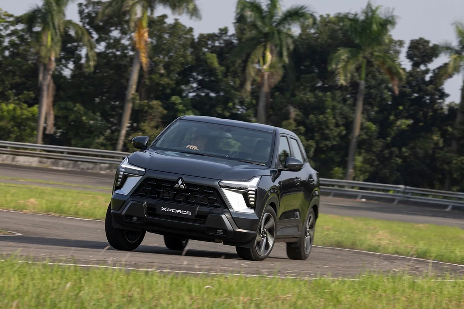 Mitsubishi Xforce 1.5 MIVEC (105 Hp) CVT2023 - thumbnail 5