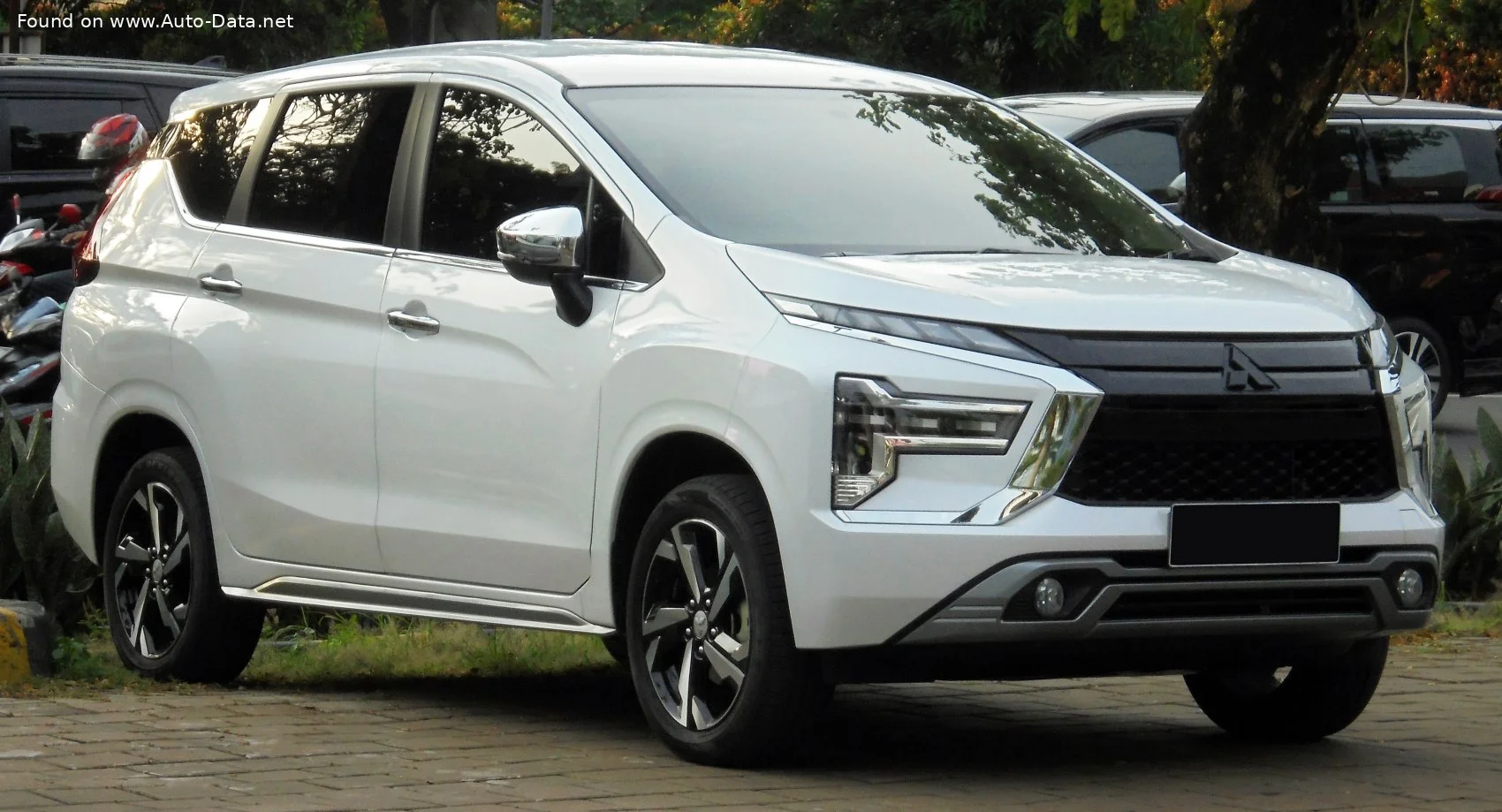 Mitsubishi Xpander 1.5 MIVEC (105 Hp)2021 - - 1