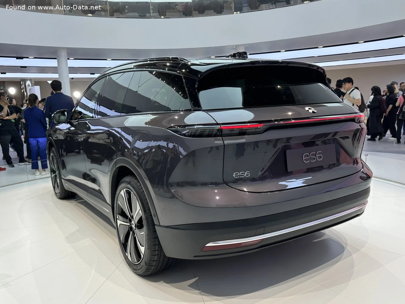 NIO ES6 Long Range 100 kWh (490 Hp) i4WD Electric2023 - thumbnail 2
