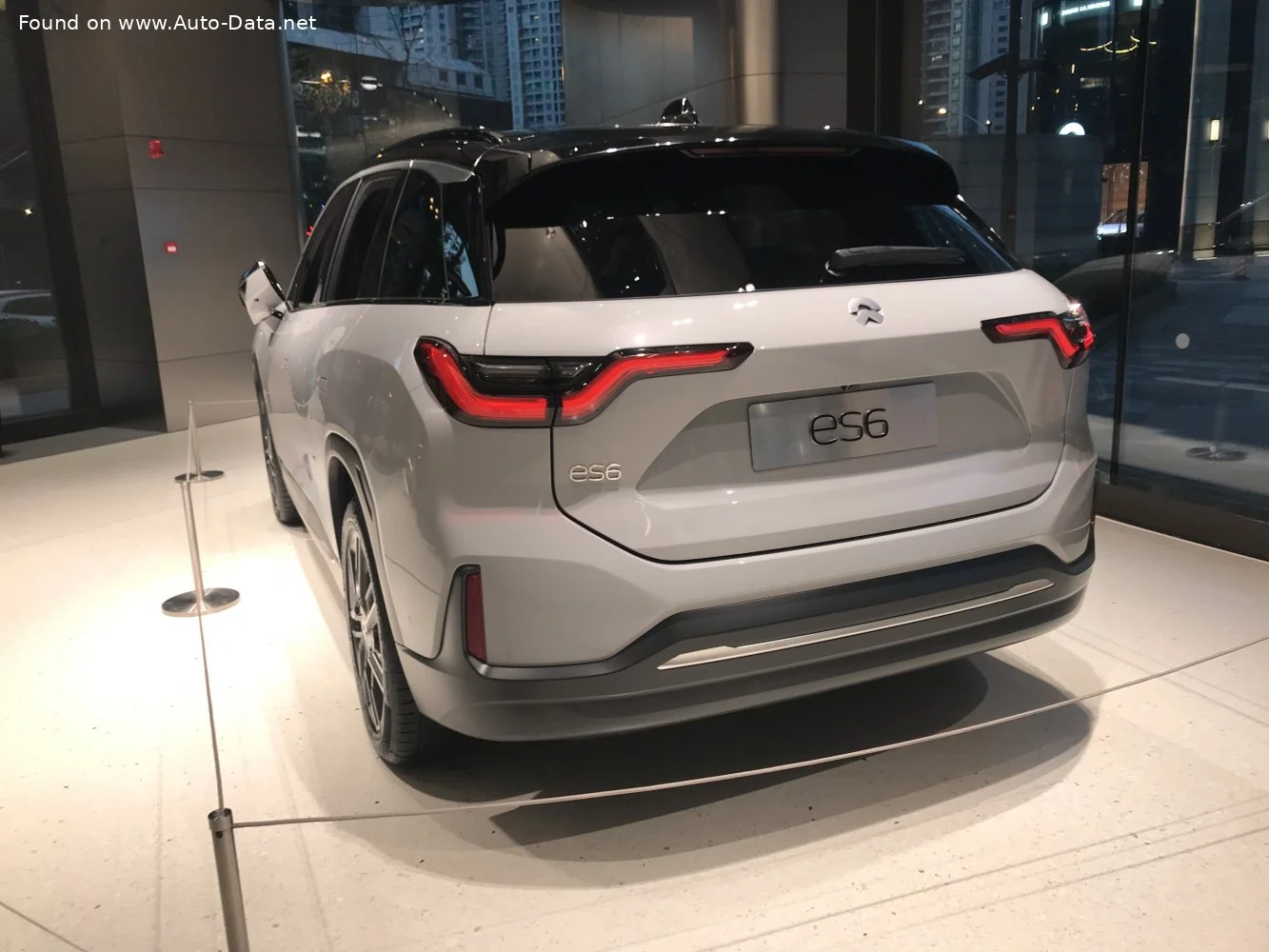 NIO ES6 100 kWh (435 Hp) 4WD Electric2019 - 2023 thumbnail 2