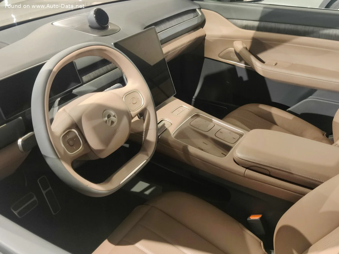 NIO ES8 Long Range 100 kWh (653 Hp) i4WD Electric2023 - thumbnail 8