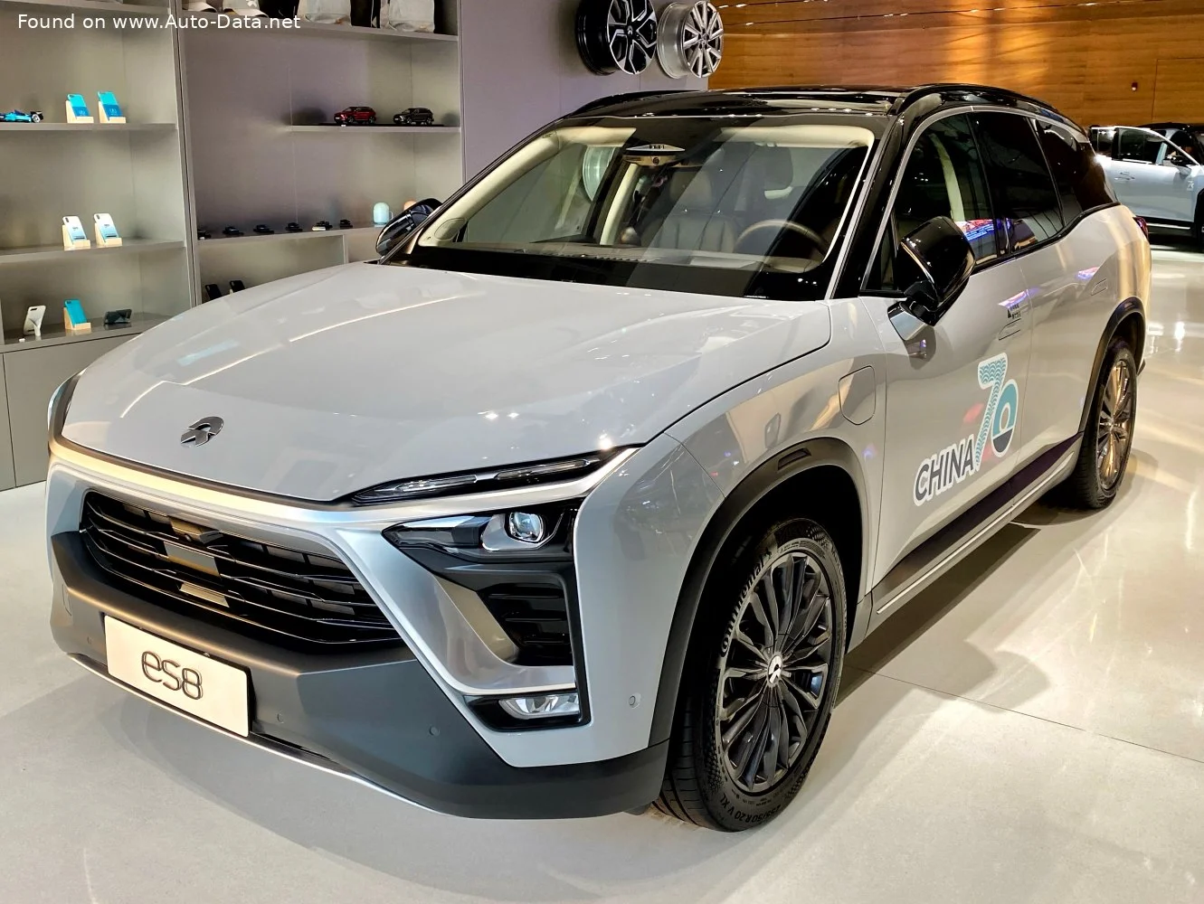 NIO ES8 70 kWh (653 Hp) 4WD Electric2018 - 2020 - 1