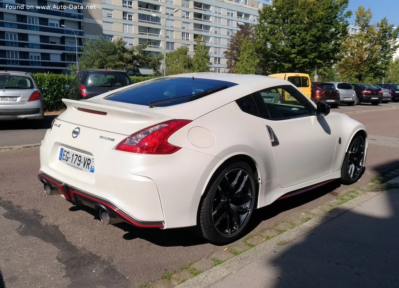 Nissan 370Z 3.7 V6 (332 Hp) Automatic (USA)2017 - 2020 thumbnail 6