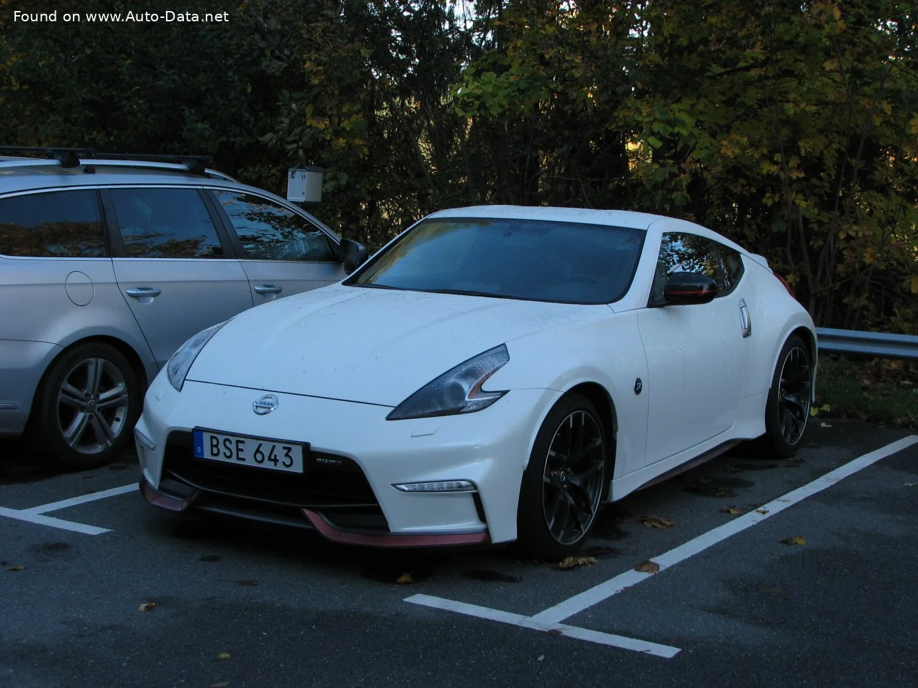 Nissan 370Z 3.7 V6 (332 Hp) Automatic (USA)2017 - 2020 thumbnail 9