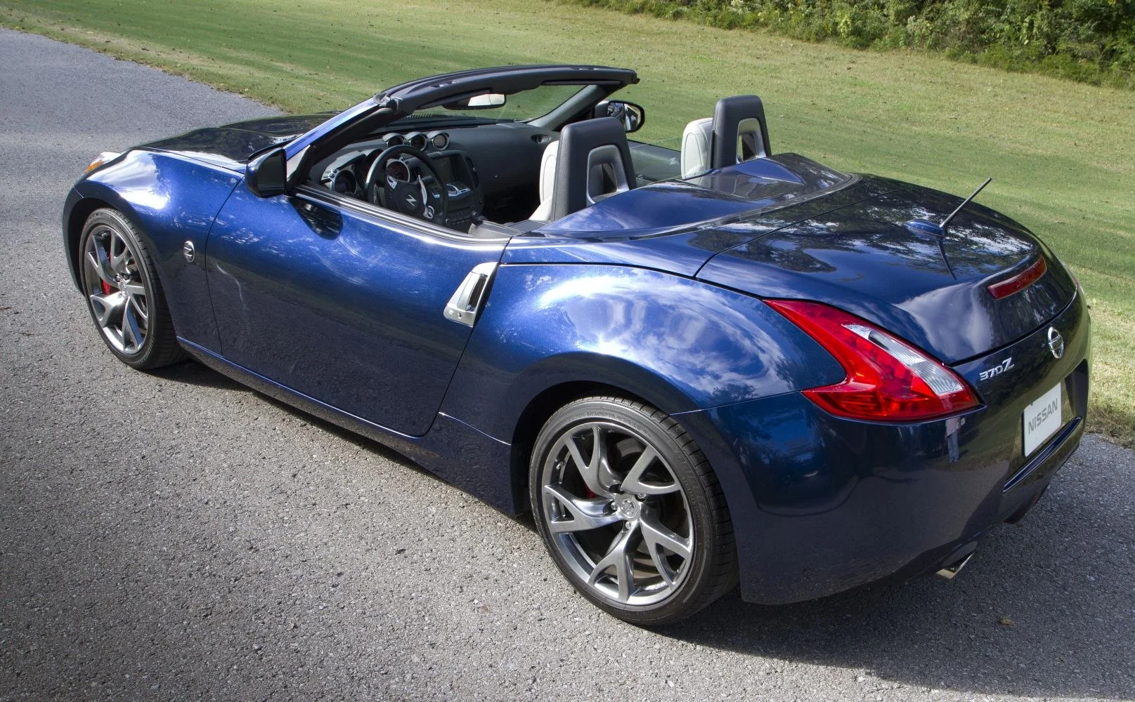 Nissan 370Z 3.7 V6 (328 Hp)2012 - 2017 thumbnail 12