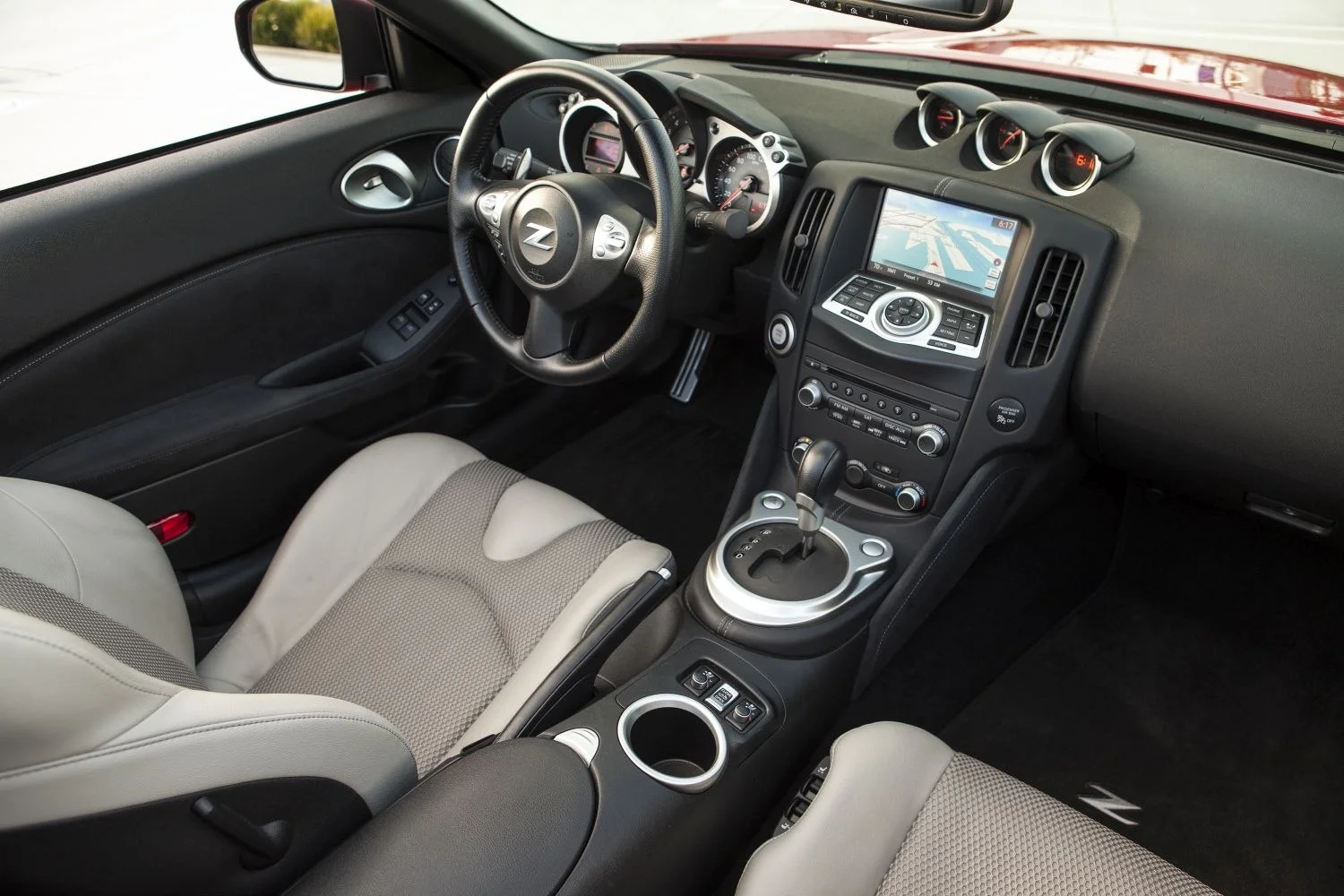 Nissan 370Z 3.7 V6 (328 Hp)2012 - 2017 thumbnail 18