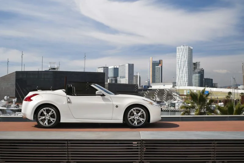 Nissan 370Z 3.7 V6 (328 Hp)2009 - 2012 thumbnail 2
