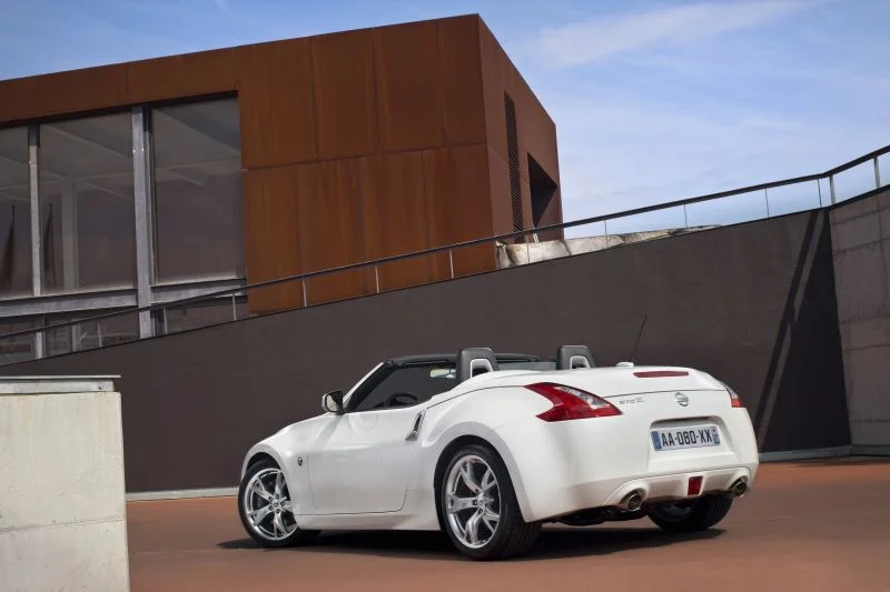 Nissan 370Z 3.7 V6 (328 Hp)2009 - 2012 thumbnail 6