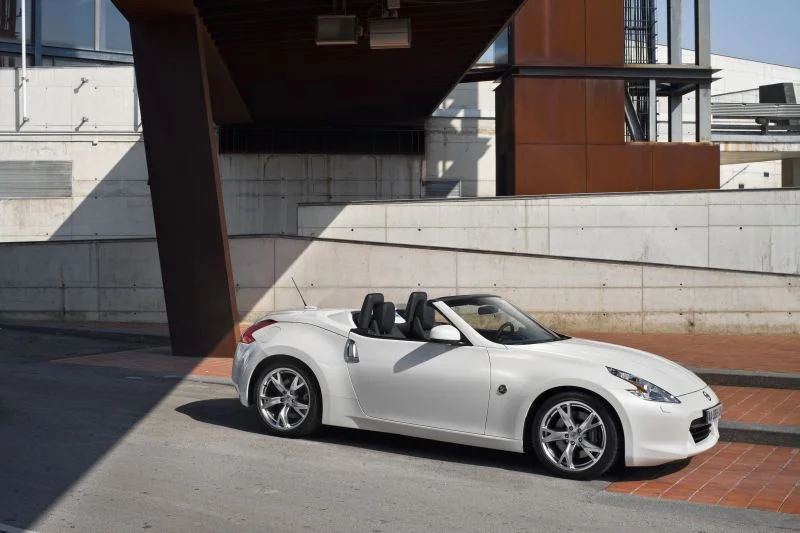 Nissan 370Z 3.7 V6 (328 Hp)2009 - 2012 thumbnail 8