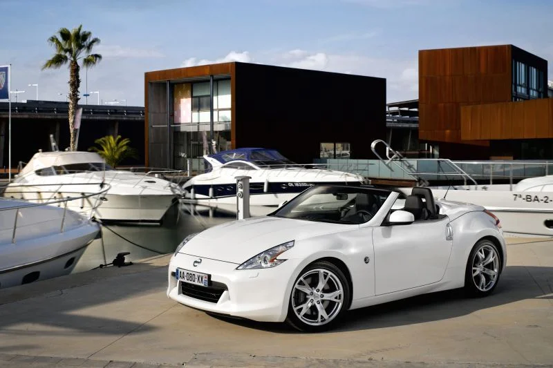 Nissan 370Z 3.7 V6 (328 Hp)2009 - 2012 thumbnail 9