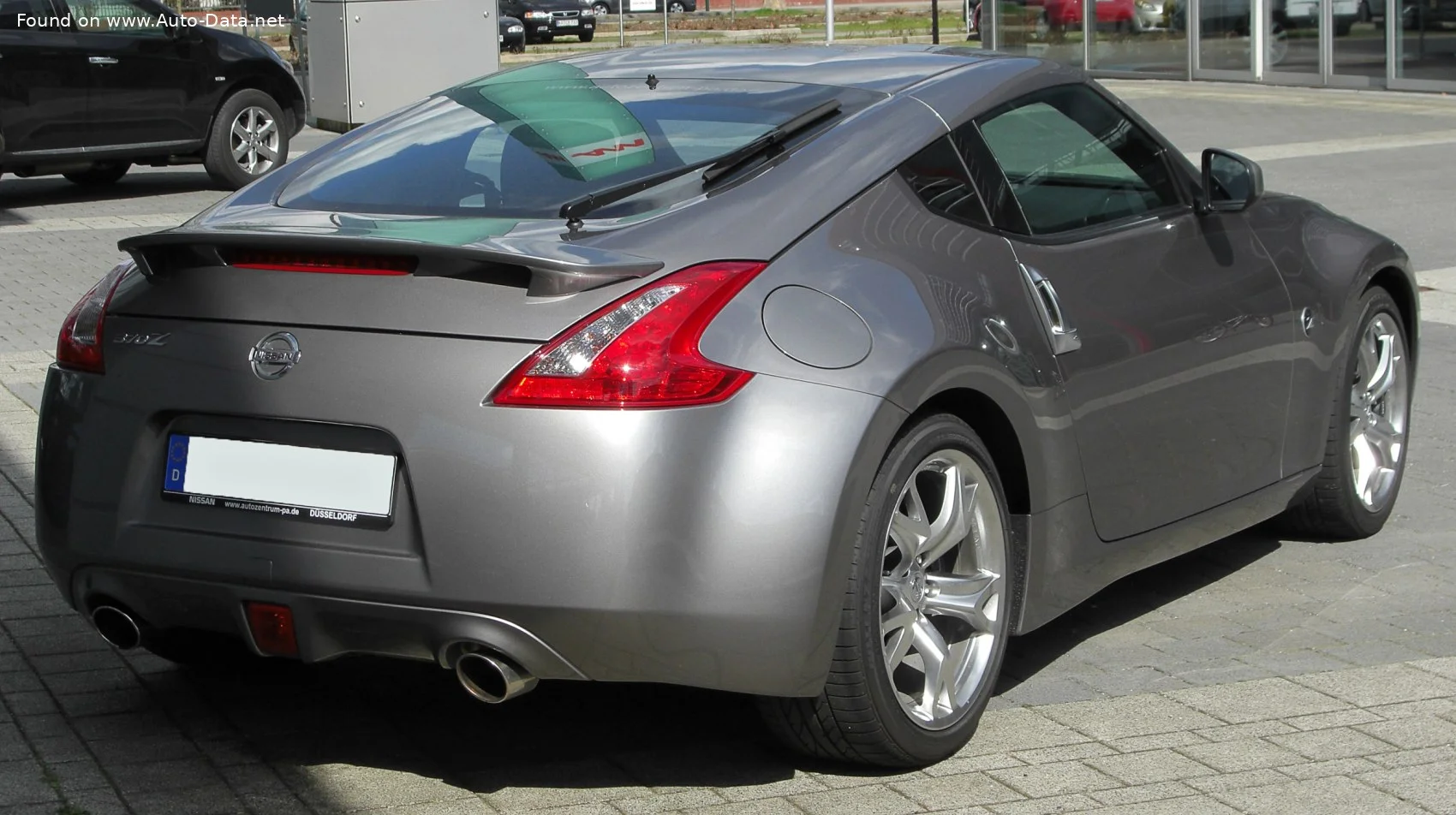 Nissan 370Z 3.7 (328 Hp)2008 - 2012 thumbnail 2