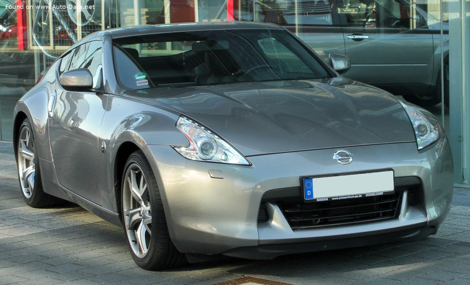 Nissan 370Z 3.7 (328 Hp)2008 - 2012 thumbnail 3