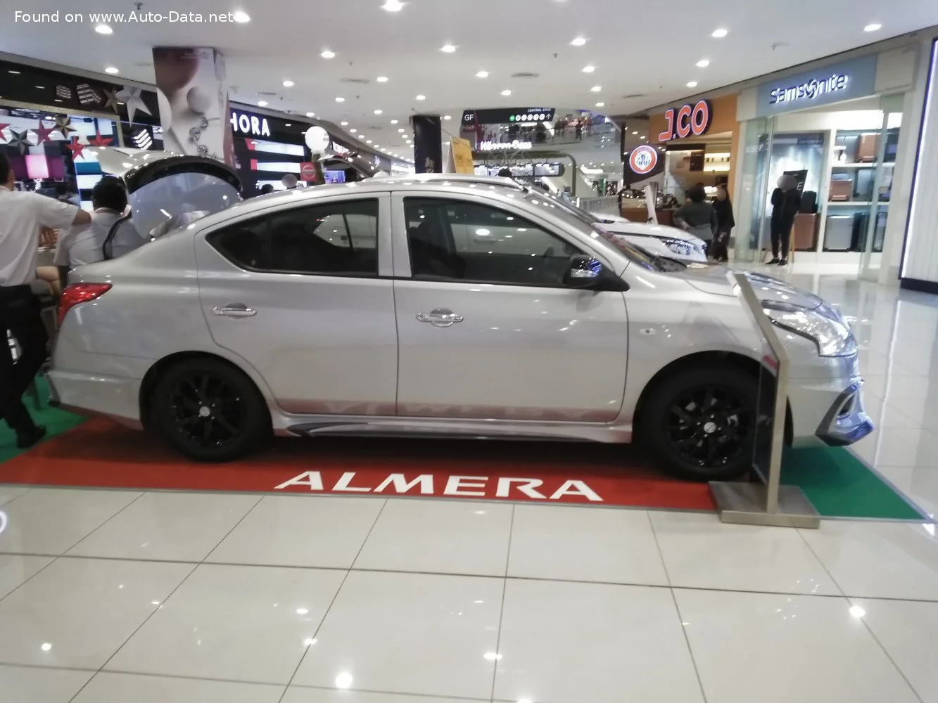 Nissan Almera 1.2i (79 Hp)2015 - 2018 thumbnail 9