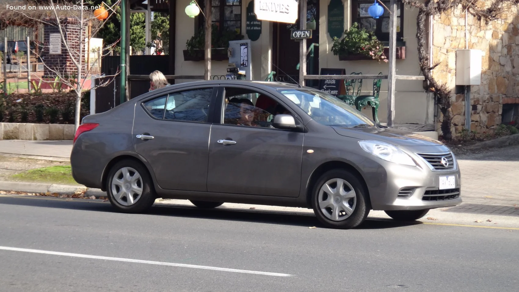 Nissan Almera Nissan Almera III (N17) - 1