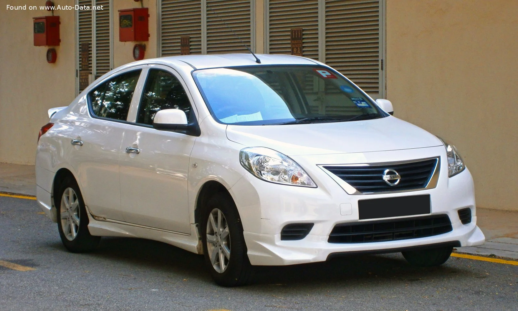 Nissan Almera Nissan Almera III (N17) thumbnail 3