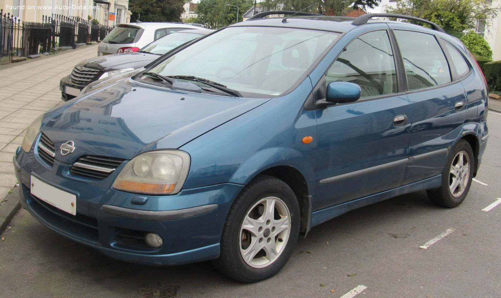 Nissan Almera 1.8 (114 Hp)2000 - 2003 thumbnail 3