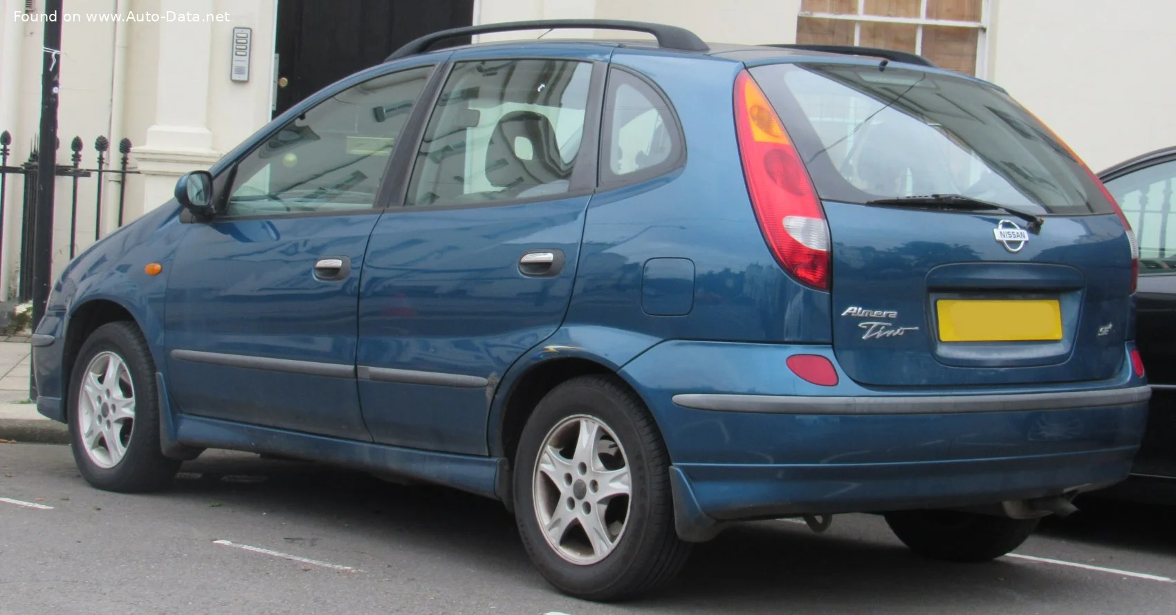 Nissan Almera 1.8 (114 Hp)2000 - 2003 thumbnail 4