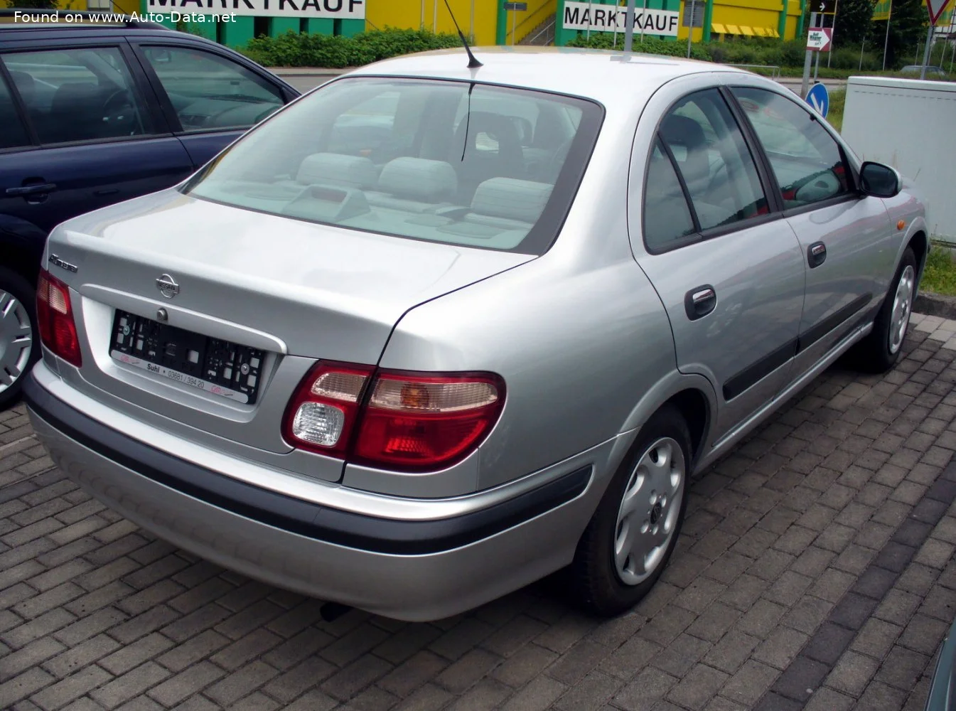 Nissan Almera 1.5 (90 Hp)2000 - 2002 thumbnail 2