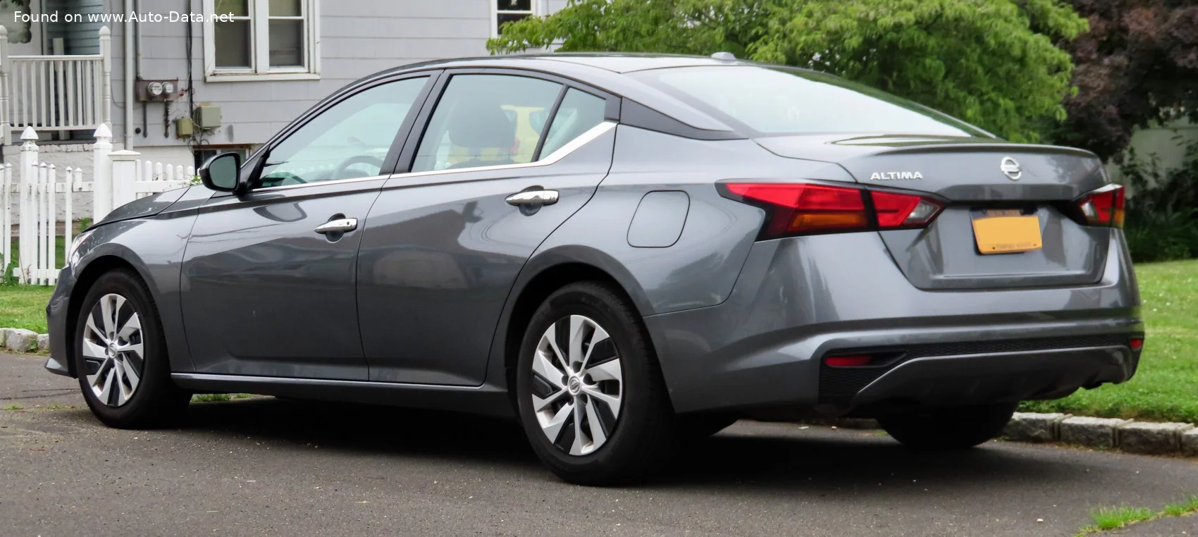 Nissan Altima 2.0 (248 Hp) CVT2018 - 2022 thumbnail 2