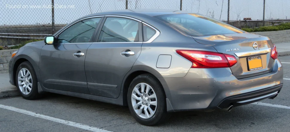 Nissan Altima 2.5 (182 Hp) CVT2016 - 2018 thumbnail 2