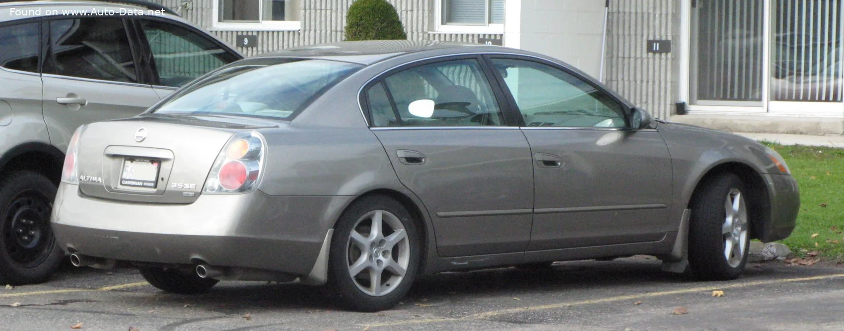 Nissan Altima 2.5 i 16V (175 Hp)2002 - 2006 thumbnail 3