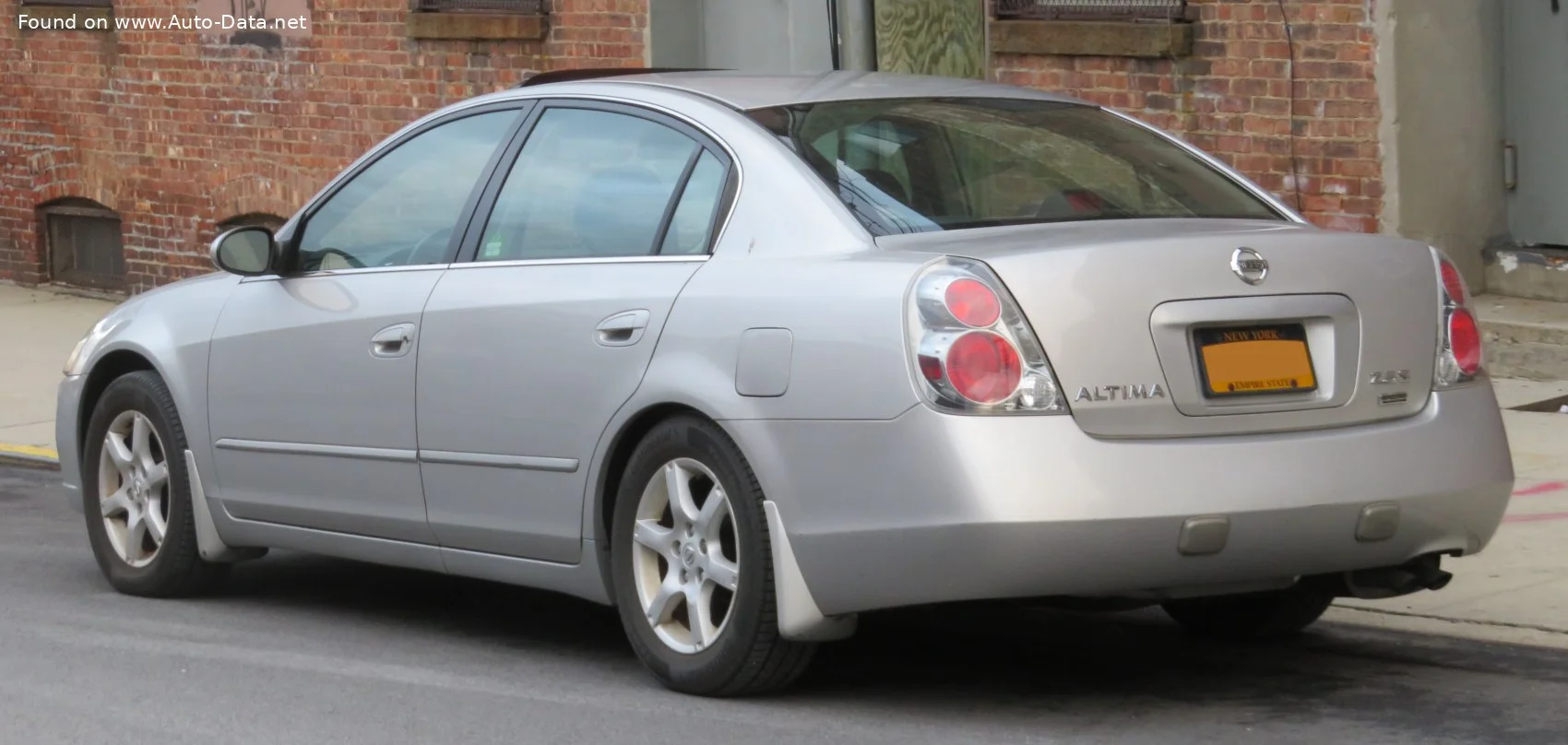 Nissan Altima 2.5 i 16V (175 Hp)2002 - 2006 thumbnail 4