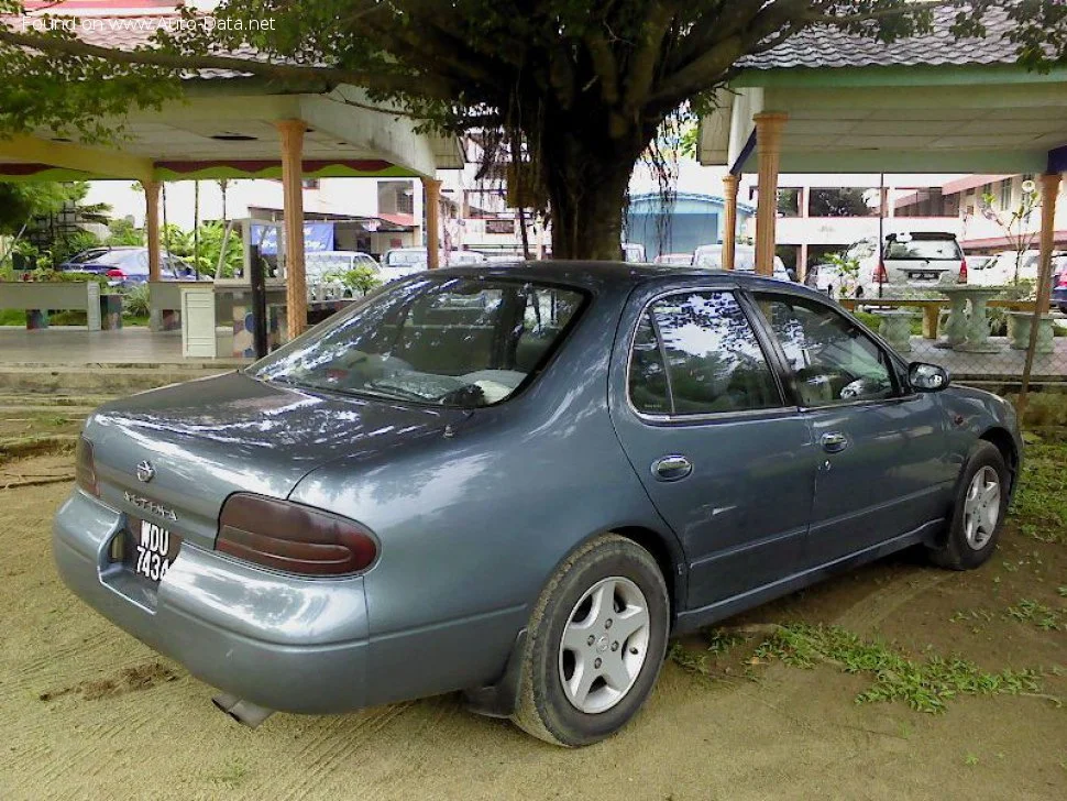 Nissan Altima 2.4i (150 Hp)1993 - 1997 thumbnail 2