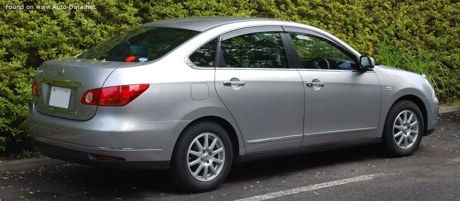 Nissan Bluebird 1.5i (109 Hp) 4x4 Automatic2006 - 2012 thumbnail 2