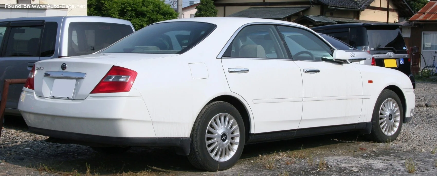 Nissan Cedric 2.5 i V6 24V (210 Hp)1999 - 2004 thumbnail 2