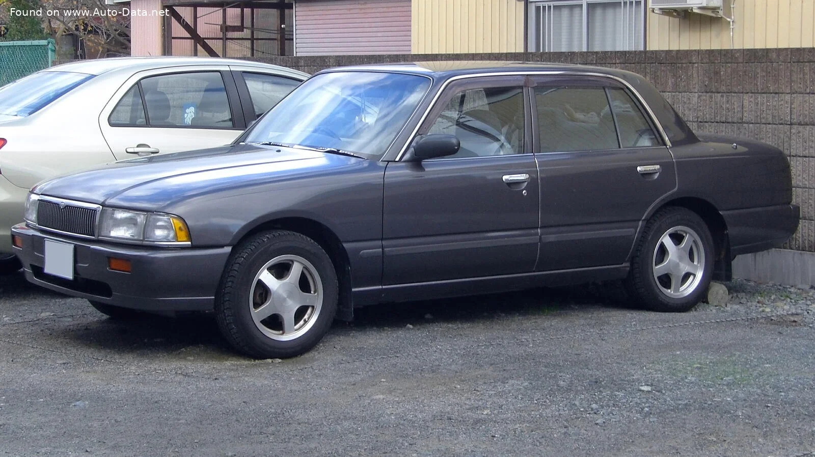 Nissan Crew 2.0 i 12V (130 Hp)1994 - 1998 - 1
