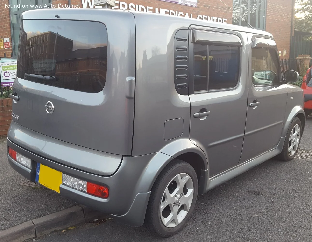 Nissan Cube 1.4 i (98 Hp)2002 - 2008 thumbnail 2