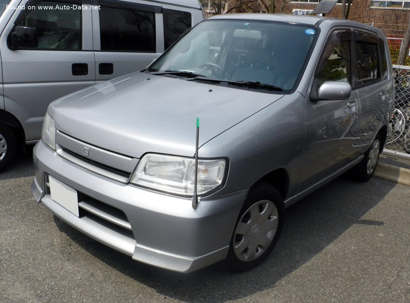 Nissan Cube 1.3 i 16V (101 Hp)2002 - 2002 thumbnail 3