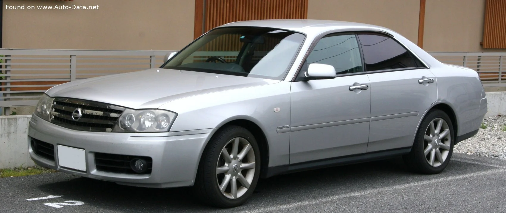 Nissan Gloria 2.5 i 24V T Four (260 Hp)1999 - 2004 - 1