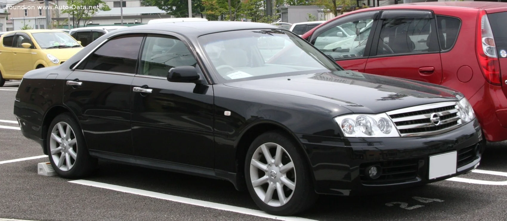 Nissan Gloria 2.5 i 24V T Four (260 Hp)1999 - 2004 thumbnail 3