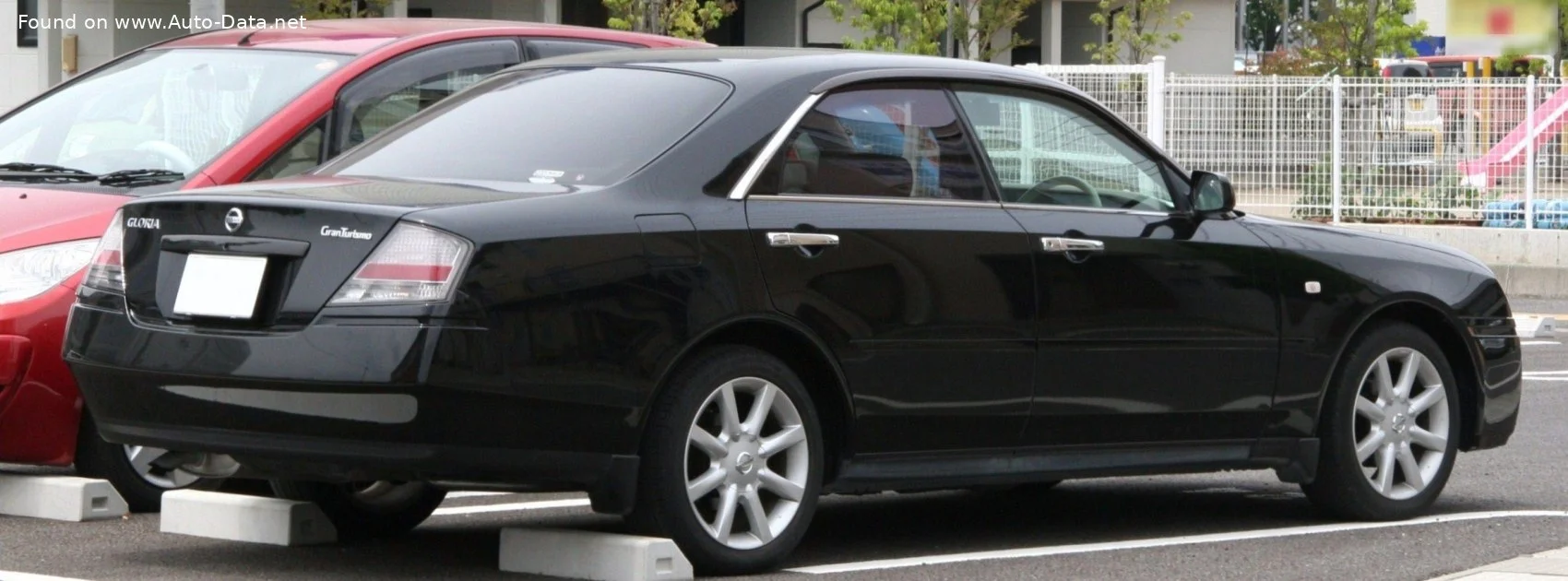 Nissan Gloria 2.5 i 24V T Four (260 Hp)1999 - 2004 thumbnail 4